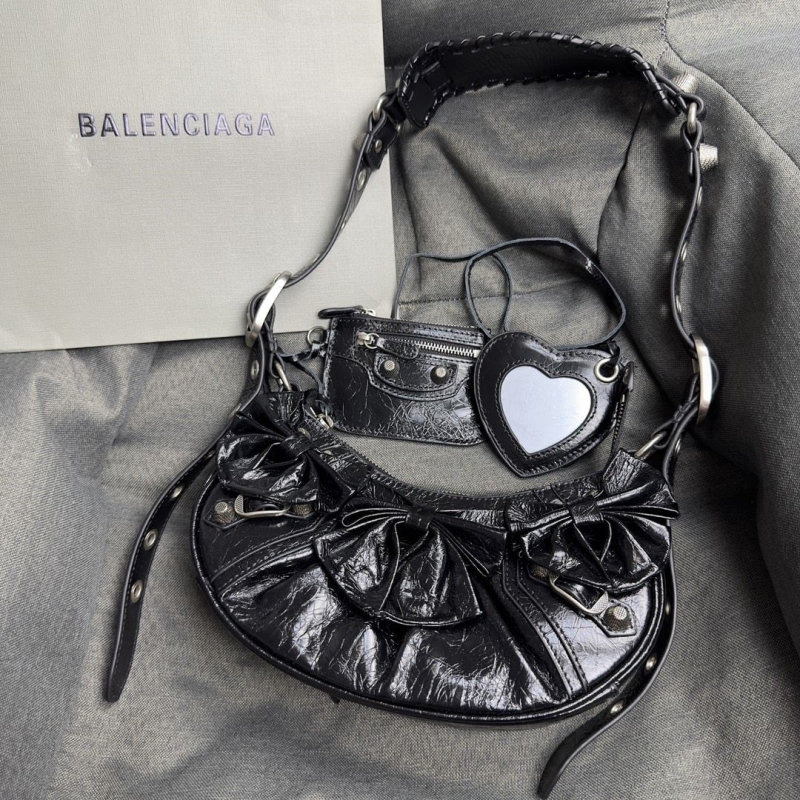 Ba*len*cia*ga classic city bags
